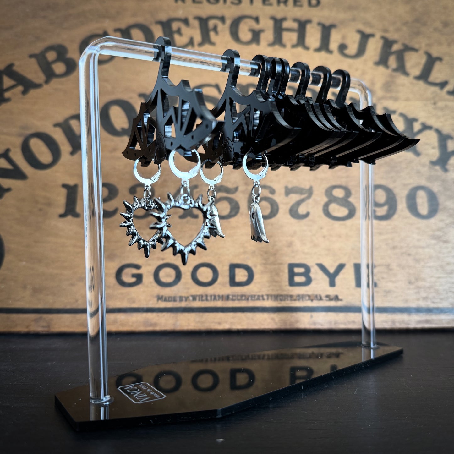 Hang in There Earring Holder