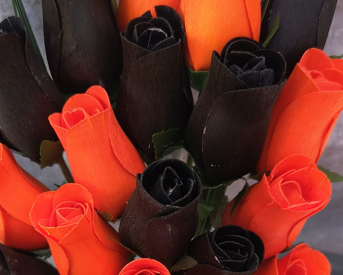Halloween Wooden Rose Bouquet – Black & Orange