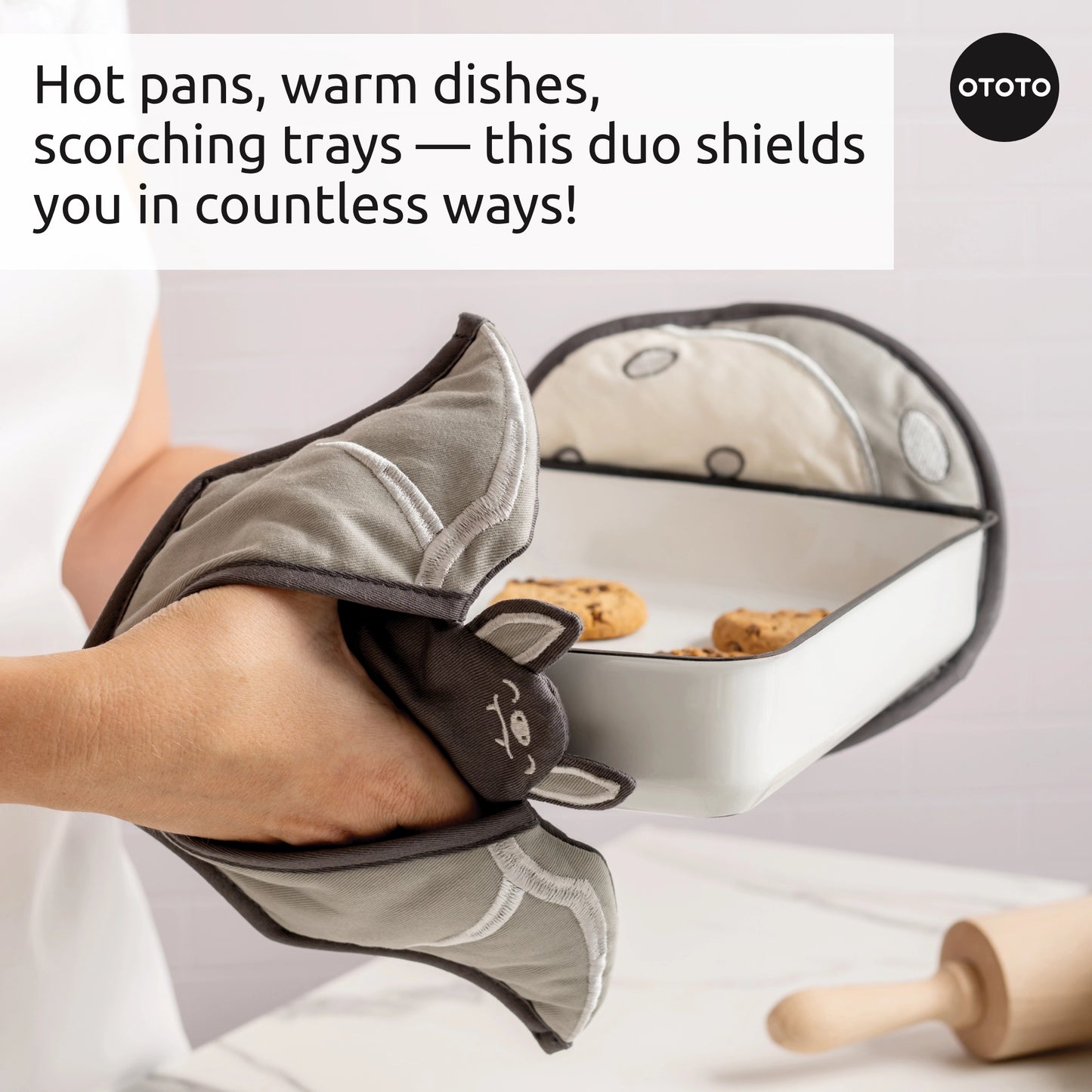 Batlicious Oven Mitt Set