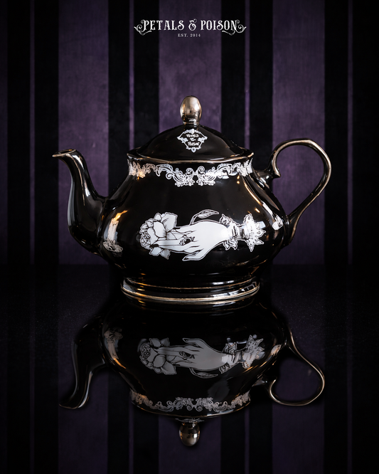The Lucerna Teapot