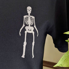 Cargar imagen en el visor de la galería, Camiseta esqueleto de 12 pies (adultos)
