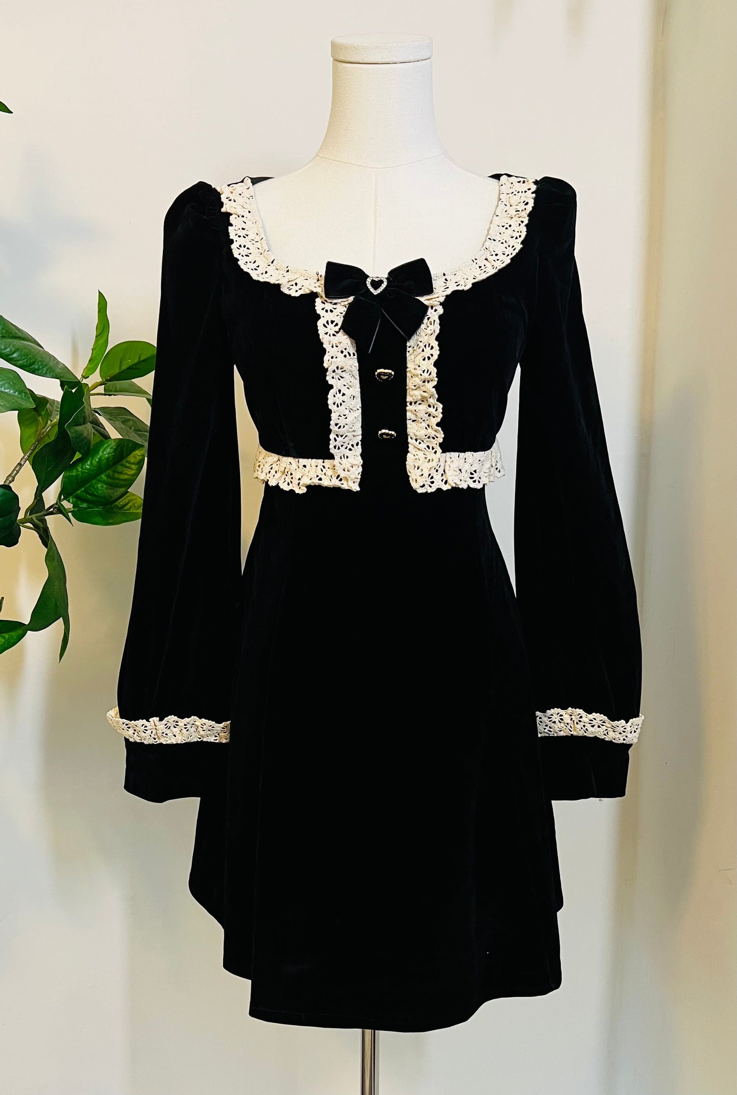 Sabrina - Luscious 60s style Velvet mini dress - READY TO SHIP