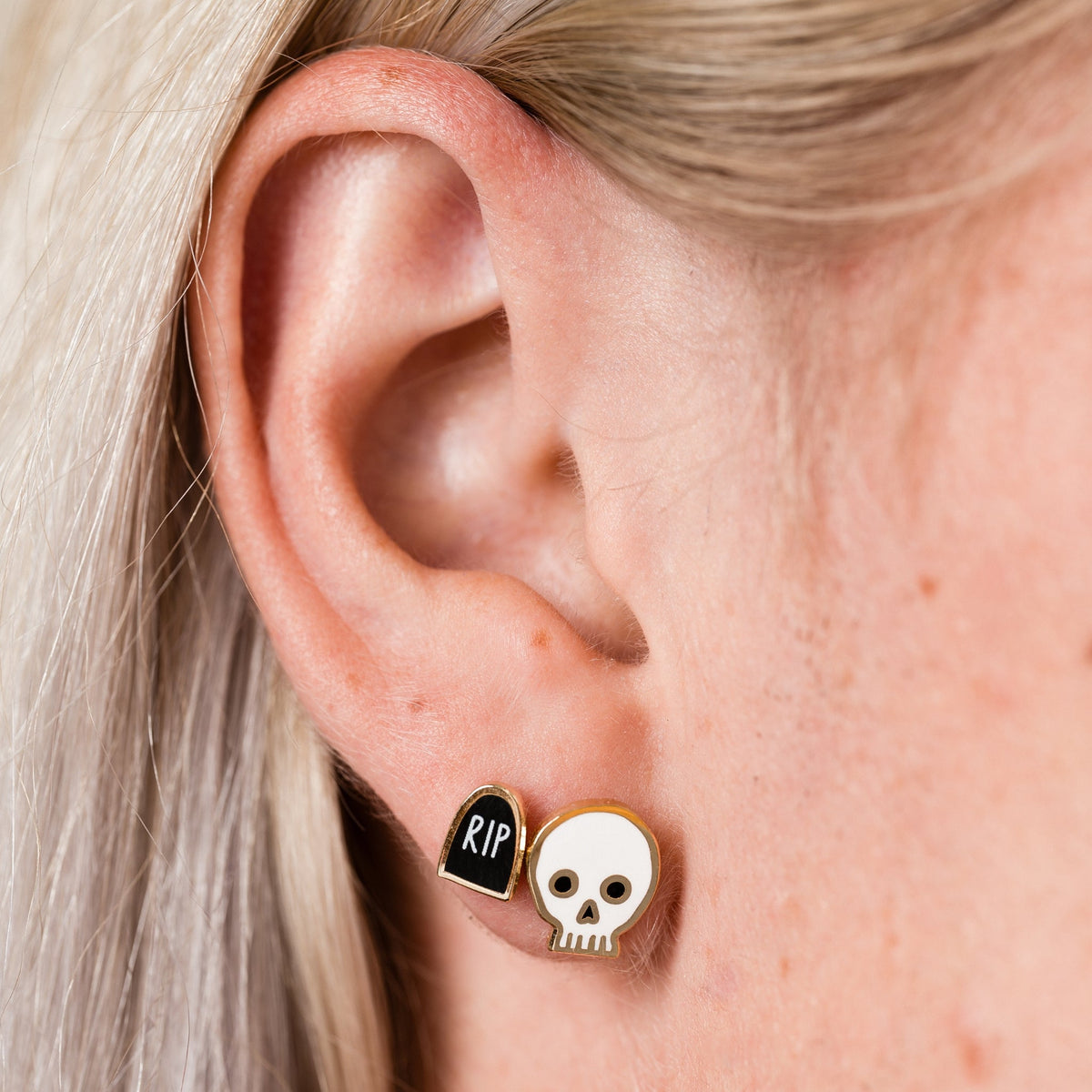 Skull Studs