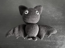Charger l&#39;image dans la galerie, Batty Boo Crochet Toy