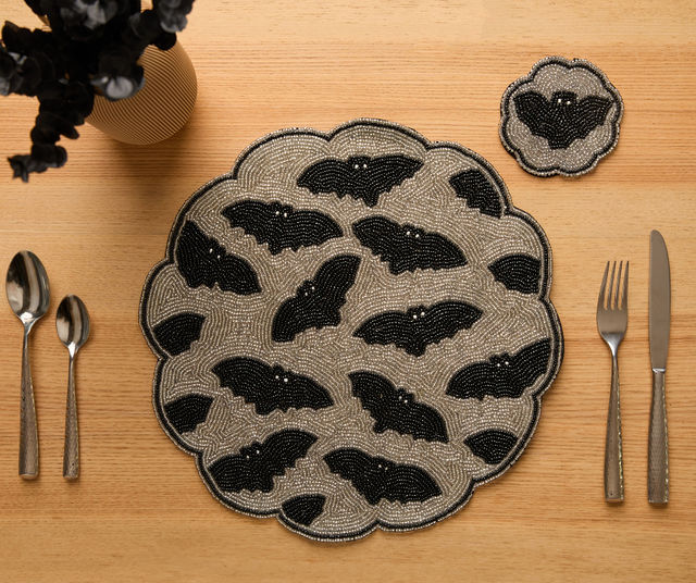 Halloween Bat Beaded Coaster – Handmade Cup Mat with Glass Beads – Gothic Drink Decor – Velvet Backing – Spooky Fall Table Accent