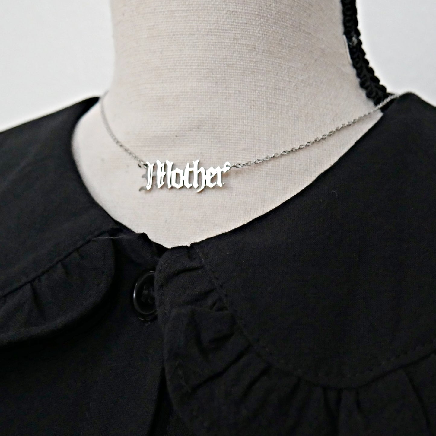 Mother Necklace in Silver