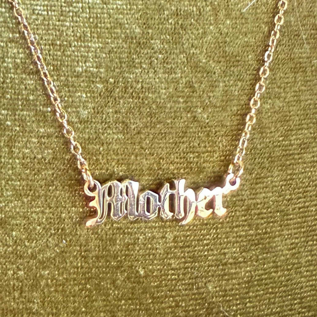 Mother Necklace in Gold