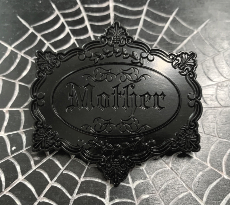 Victoriana Mother Pin